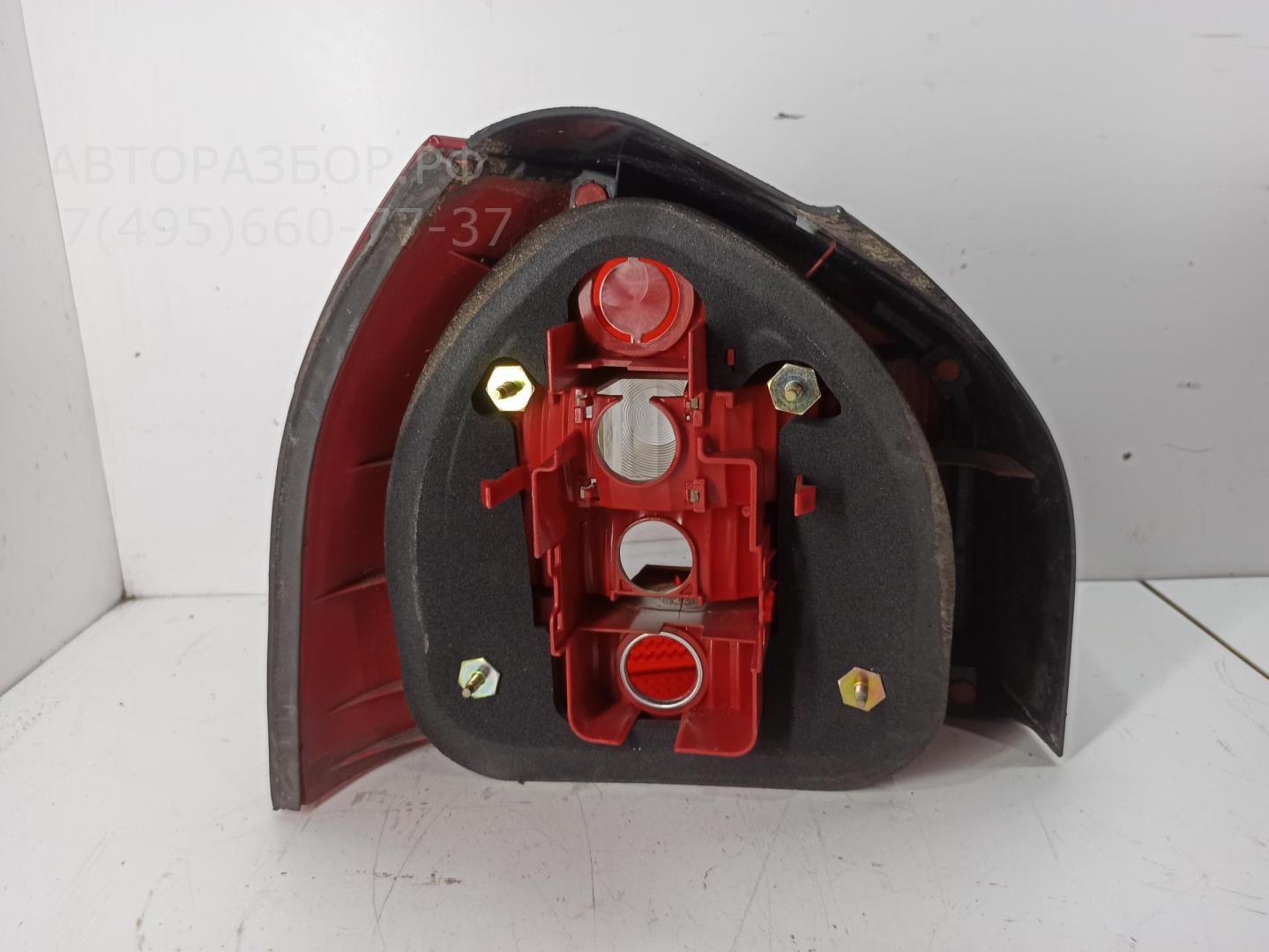 Фонарь задний правый