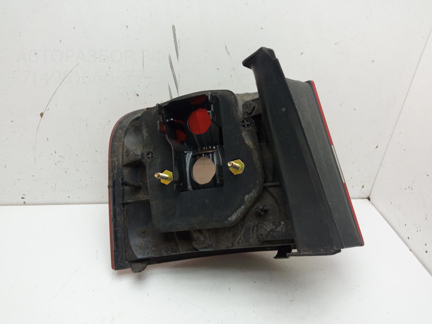 Фонарь задний правый