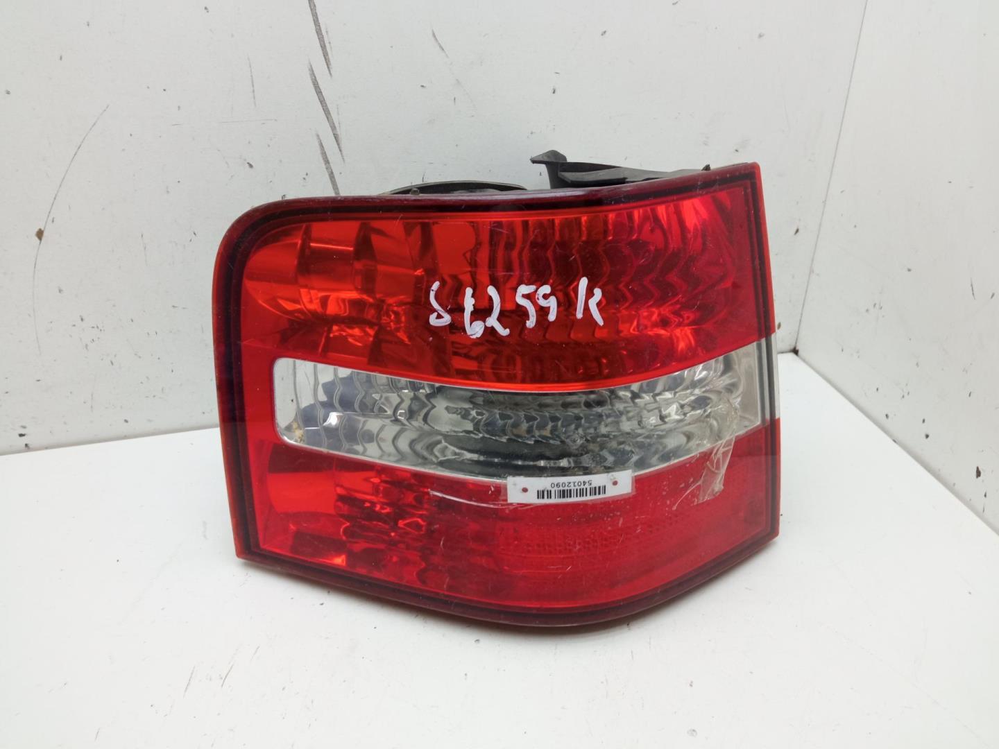 Фонарь задний левый