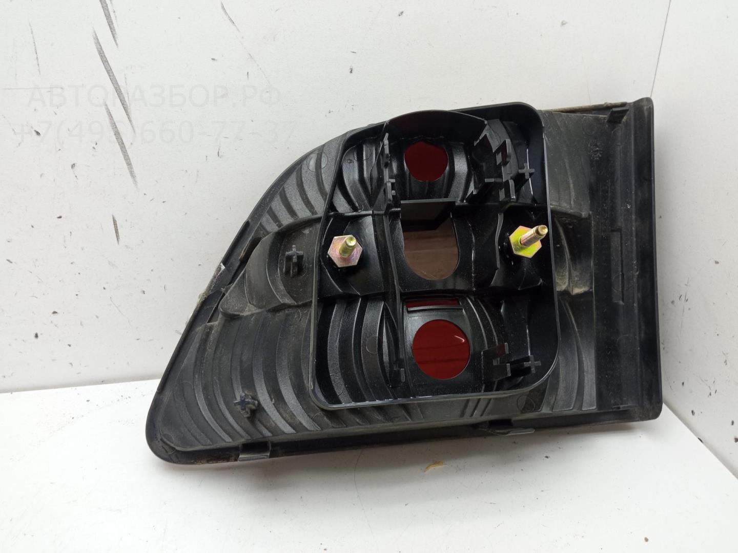 Фонарь задний внутренний левый