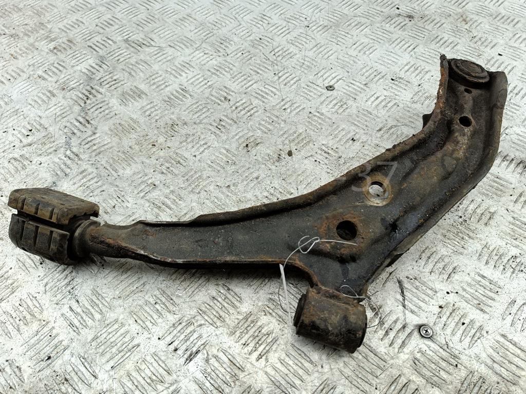 Рычаг передний правый