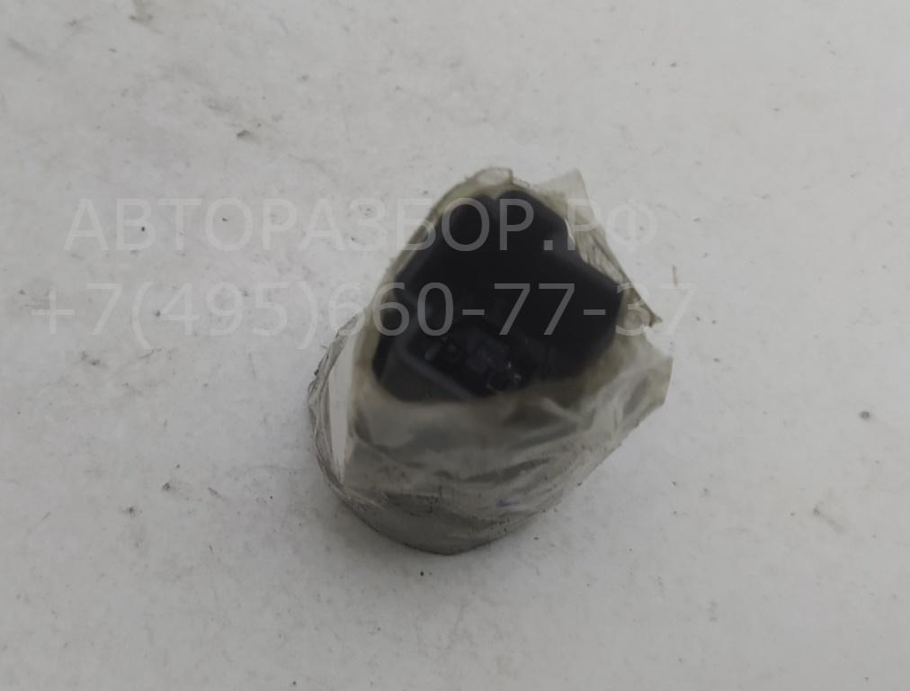 Кнопка открывания багажника