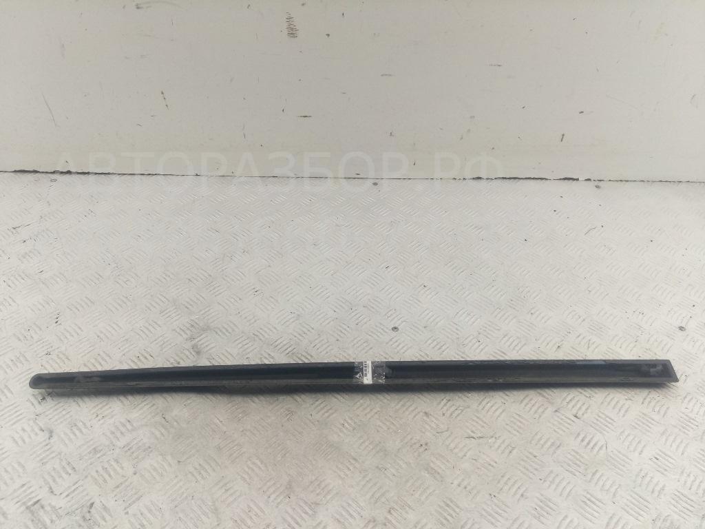 Молдинг двери передней левой