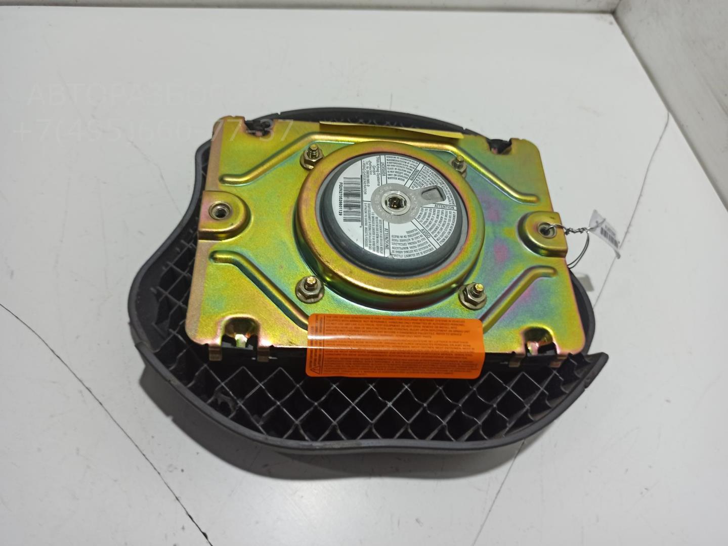 Подушка безопасности в рулевое колесо