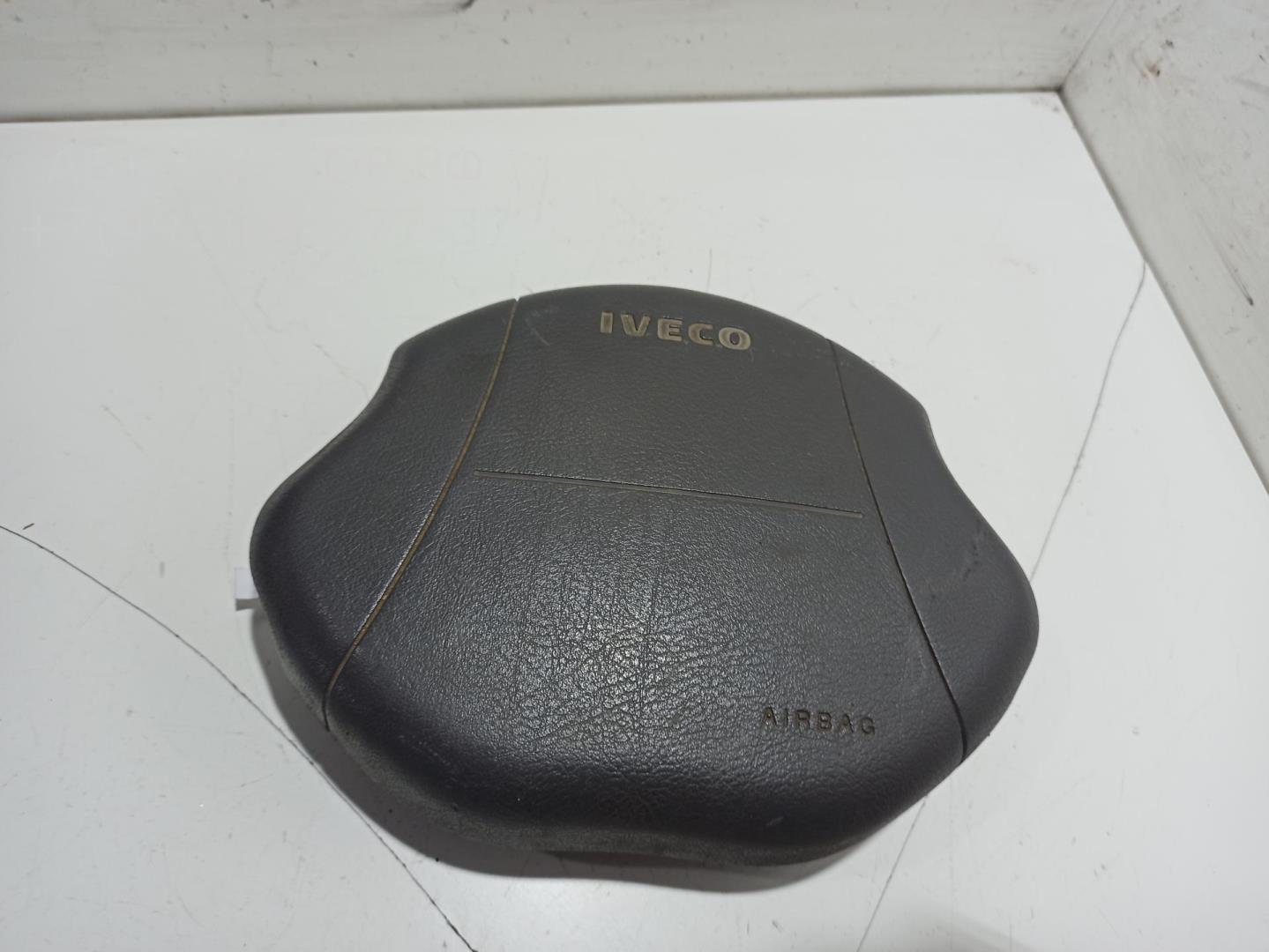 Подушка безопасности в рулевое колесо