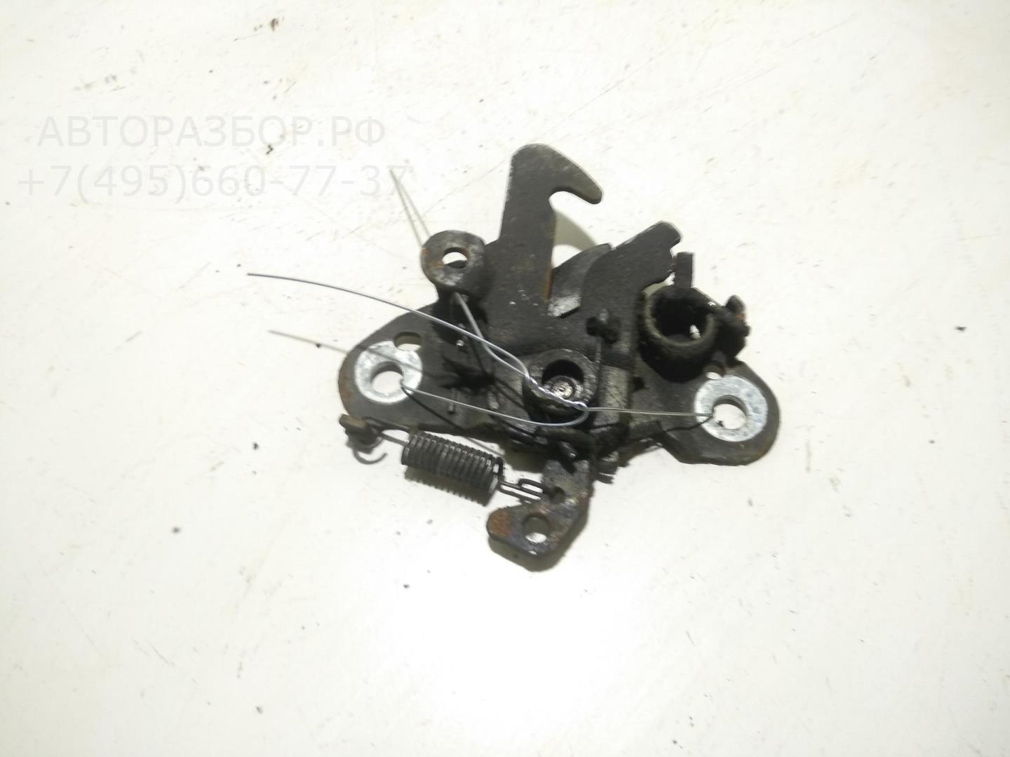 Замок капота