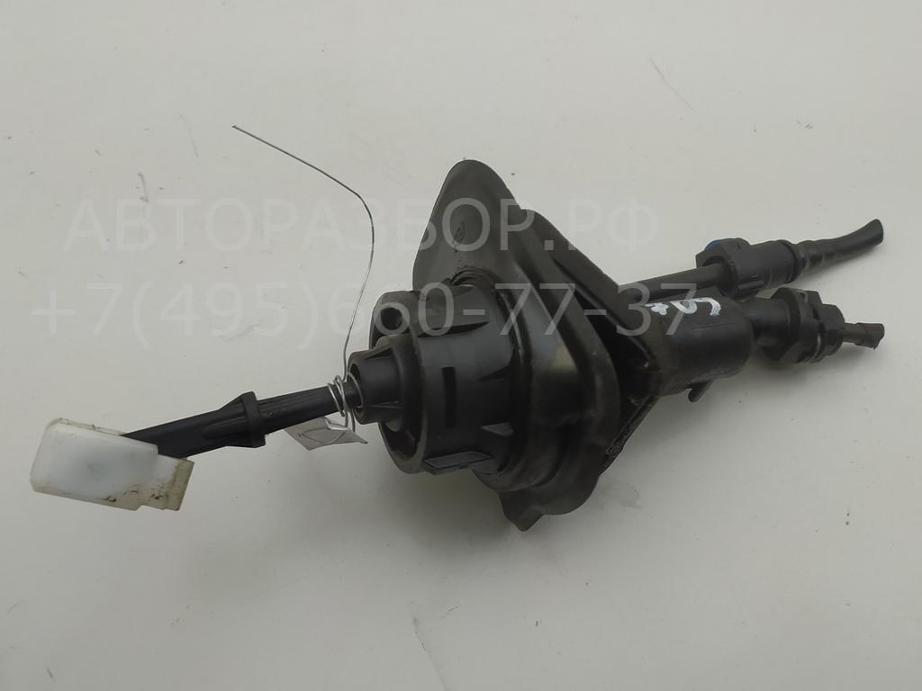 Цилиндр сцепления главный