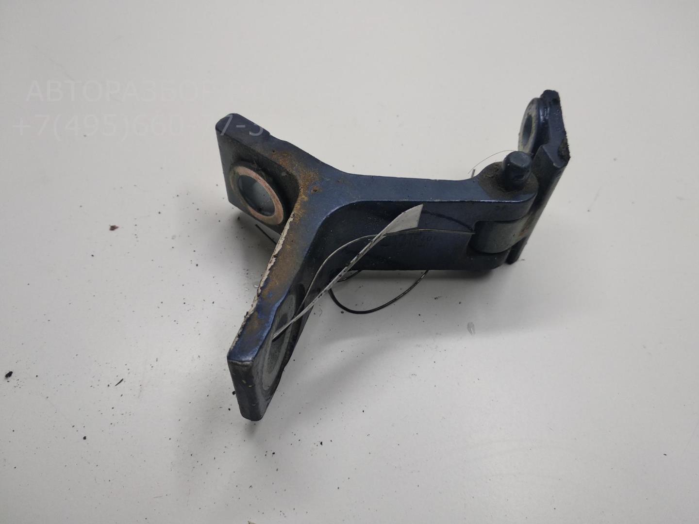 Петля двери