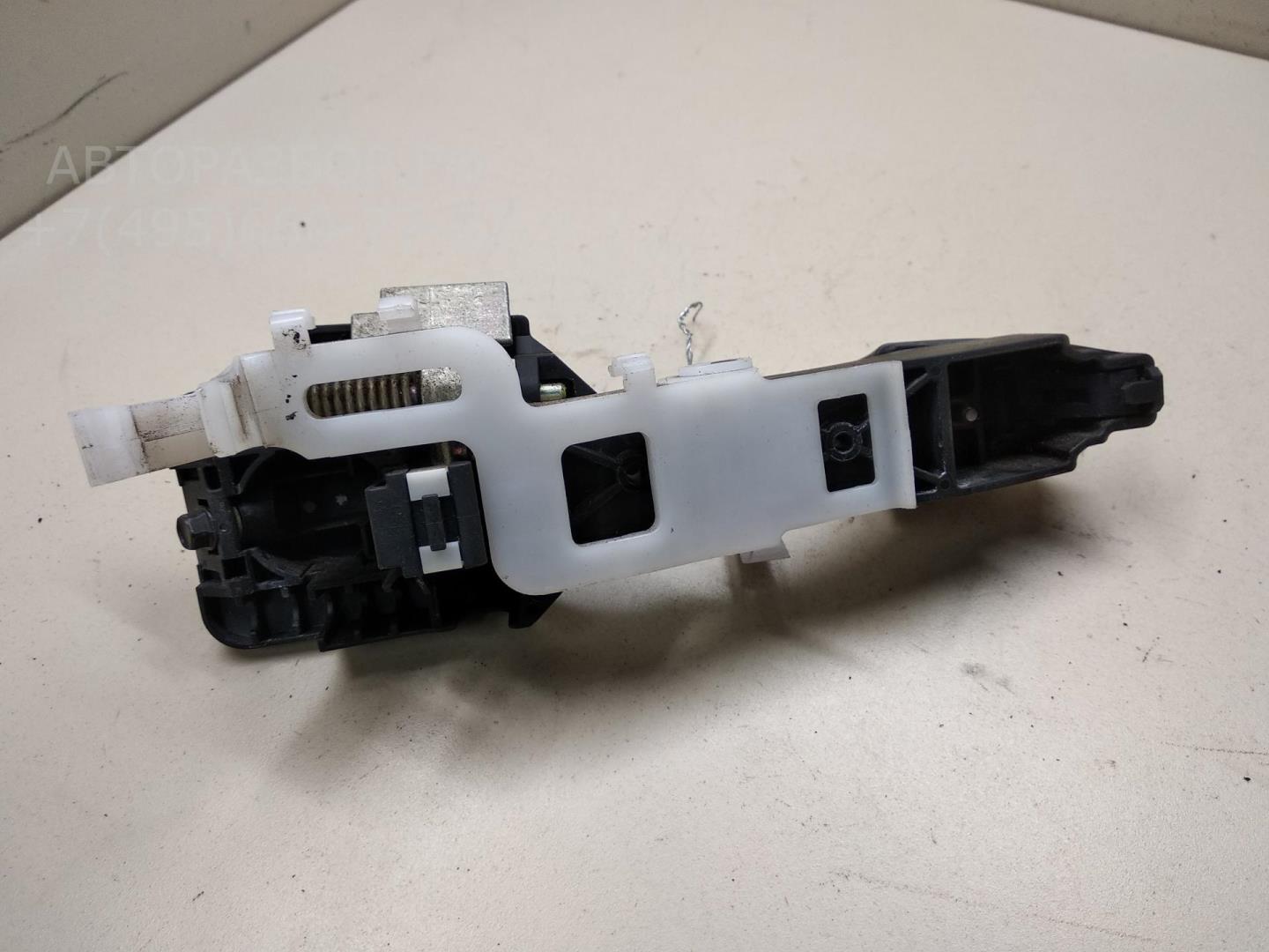 Ручка двери передней наружная левая