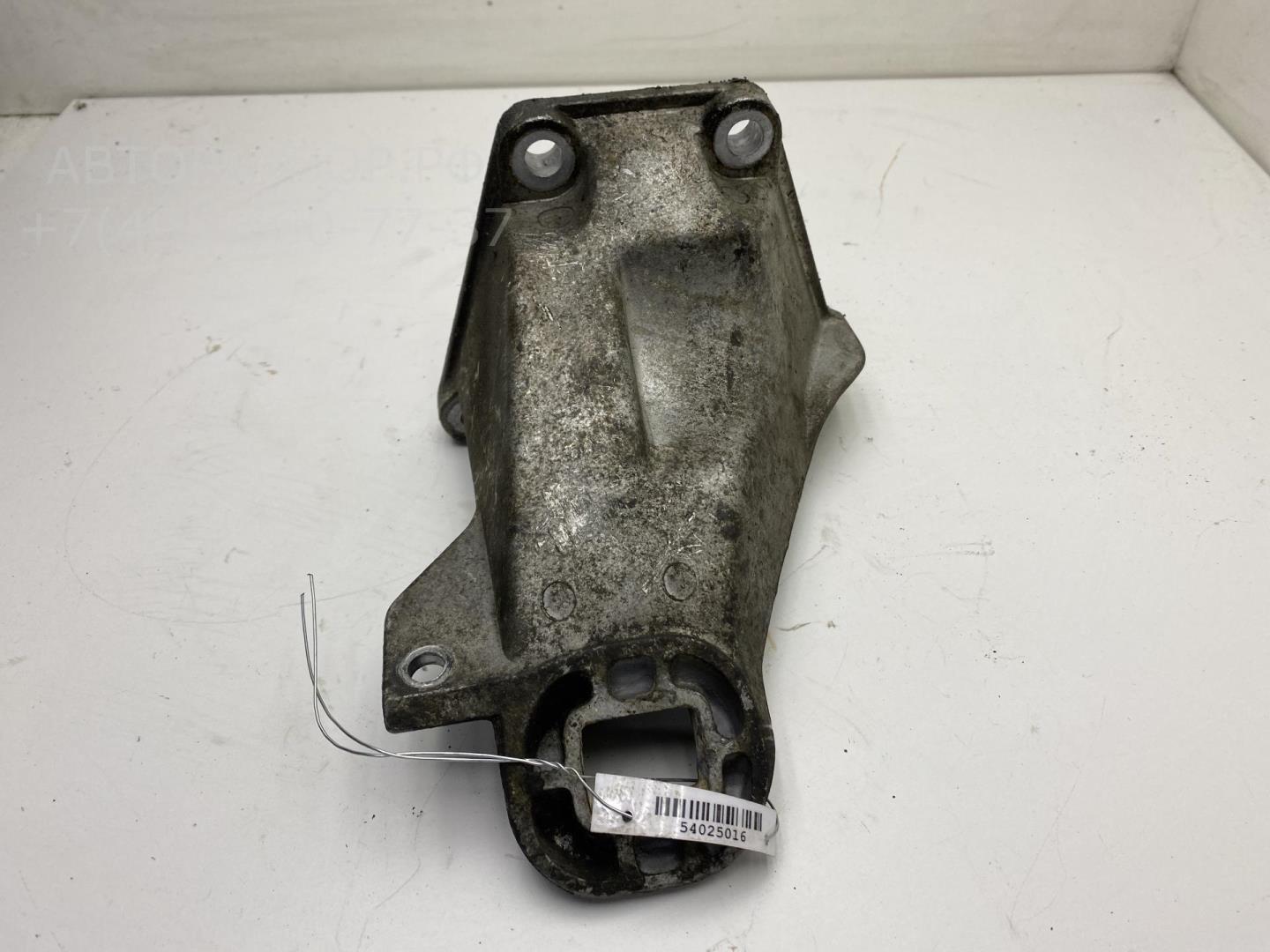 Кронштейн двигателя правый