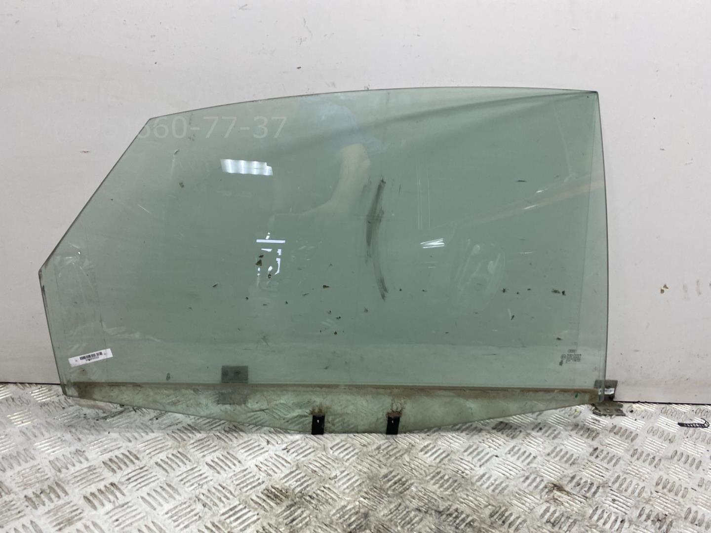 Стекло двери задней правой