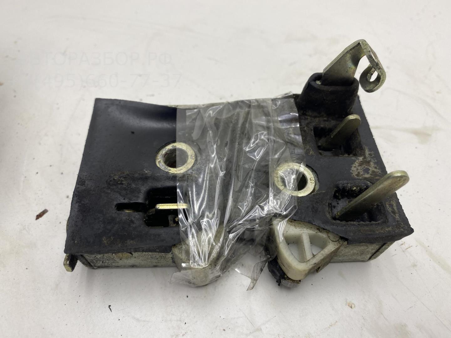 Замок двери задней правой