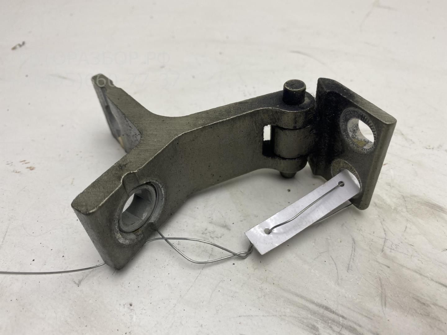 Петля двери