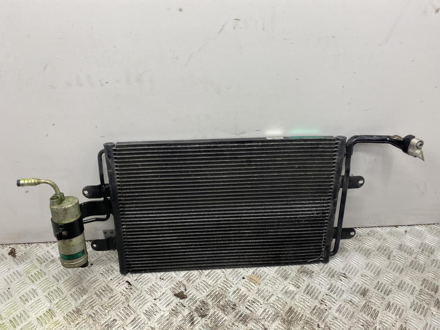 Радиатор кондиционера / конденсер