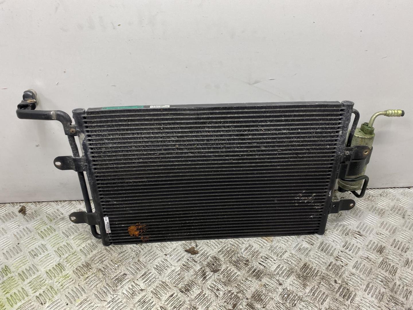 Радиатор кондиционера / конденсер