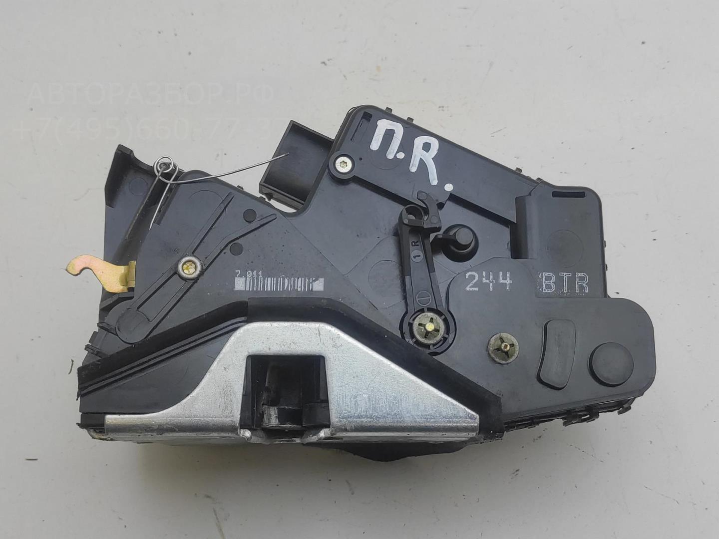 Замок двери передней правой