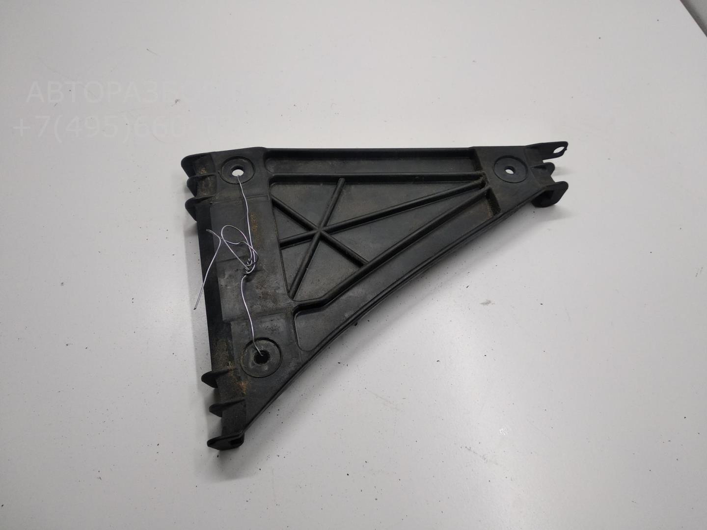 Кронштейн заднего бампера правый