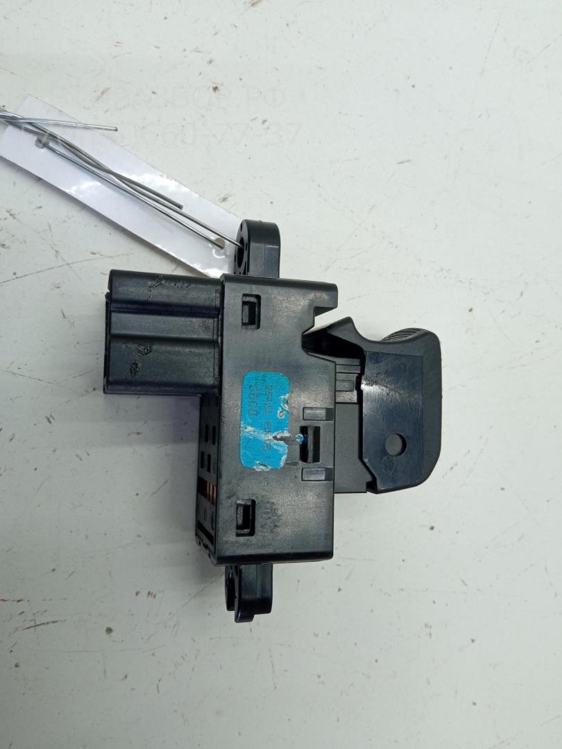 Кнопка стеклоподъемника