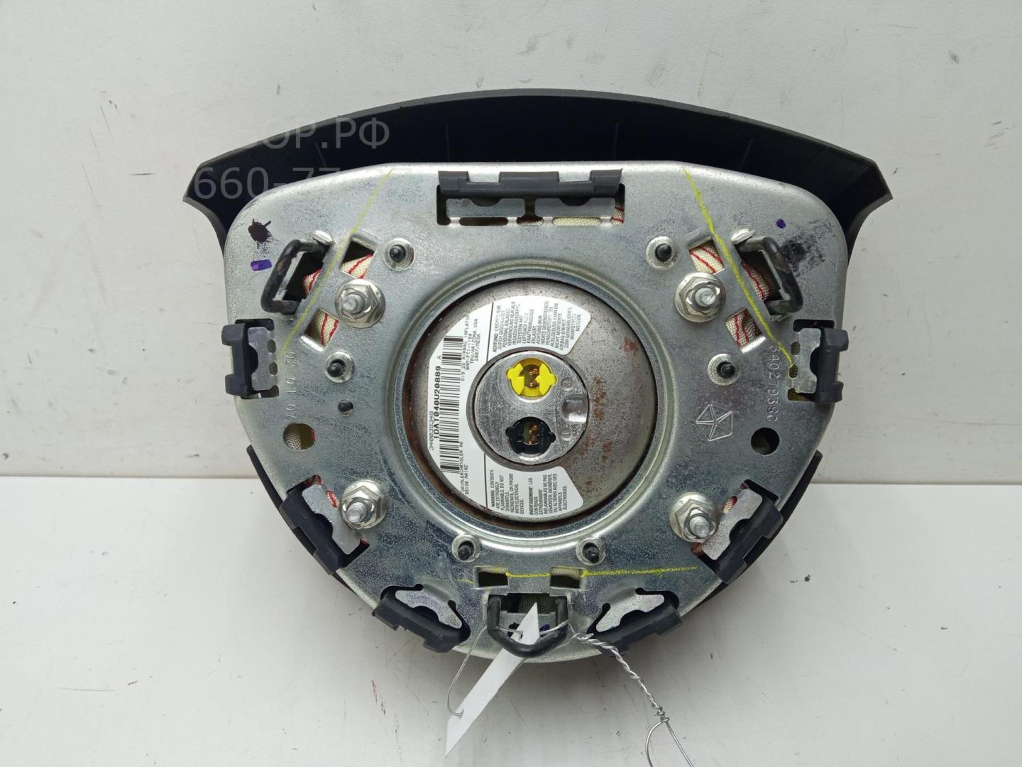 Подушка безопасности в рулевое колесо