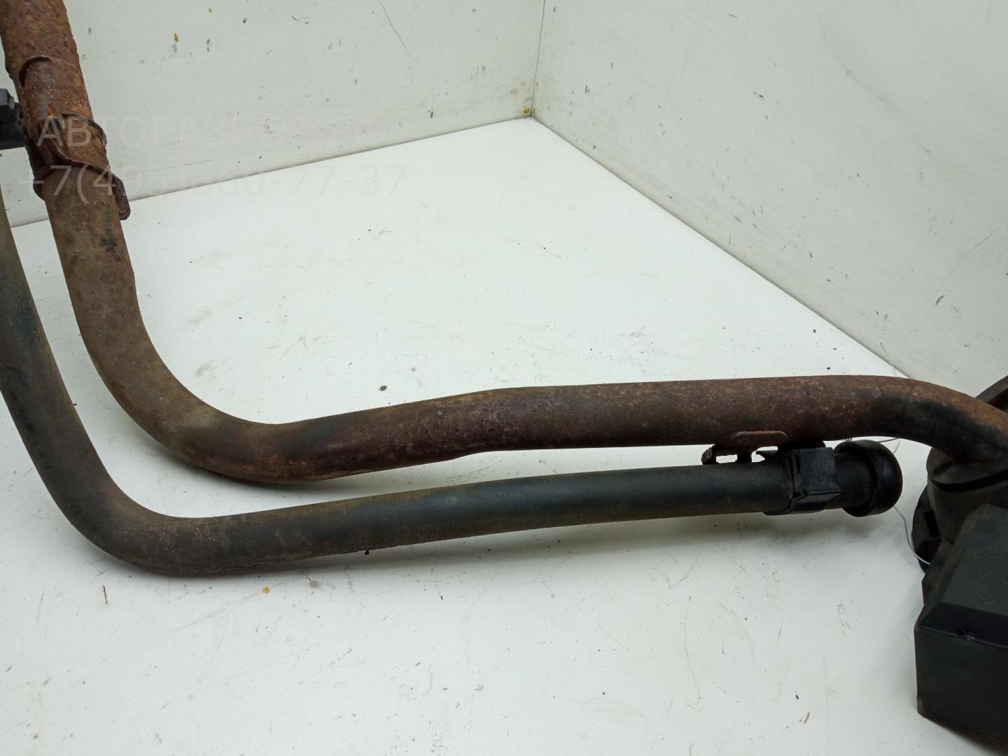 Горловина топливного бака