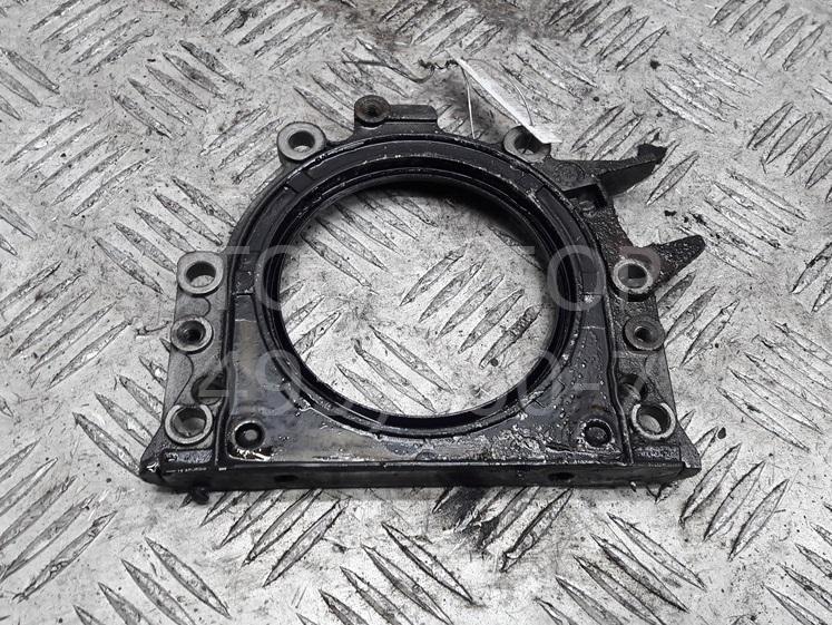 Крышка двигателя