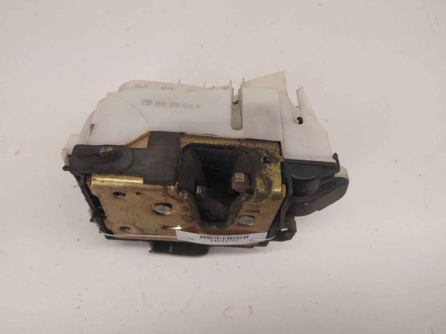 Замок двери задней правой