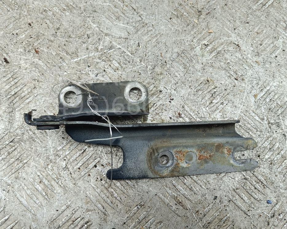 Петля капота левая