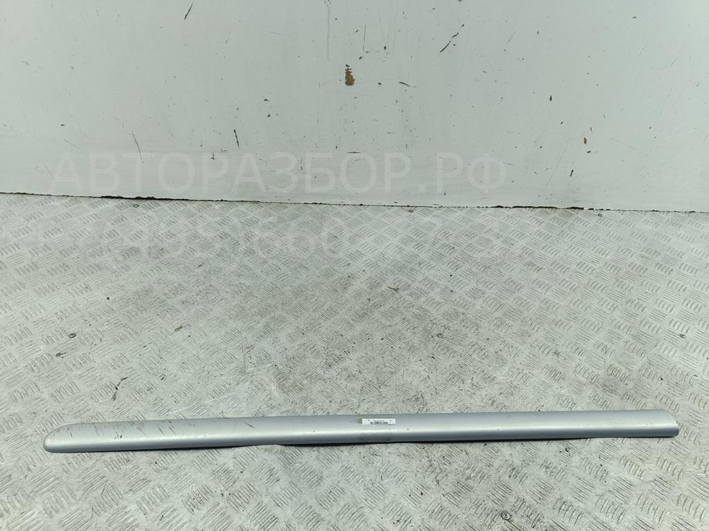 Молдинг двери передней левой