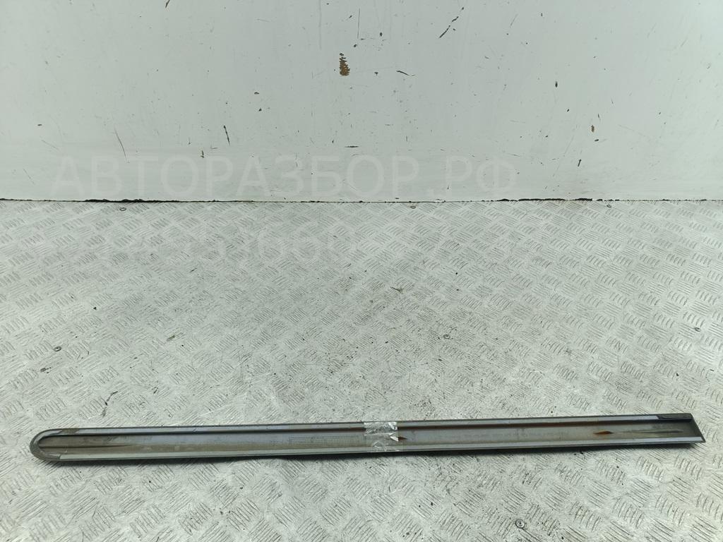 Молдинг двери передней левой