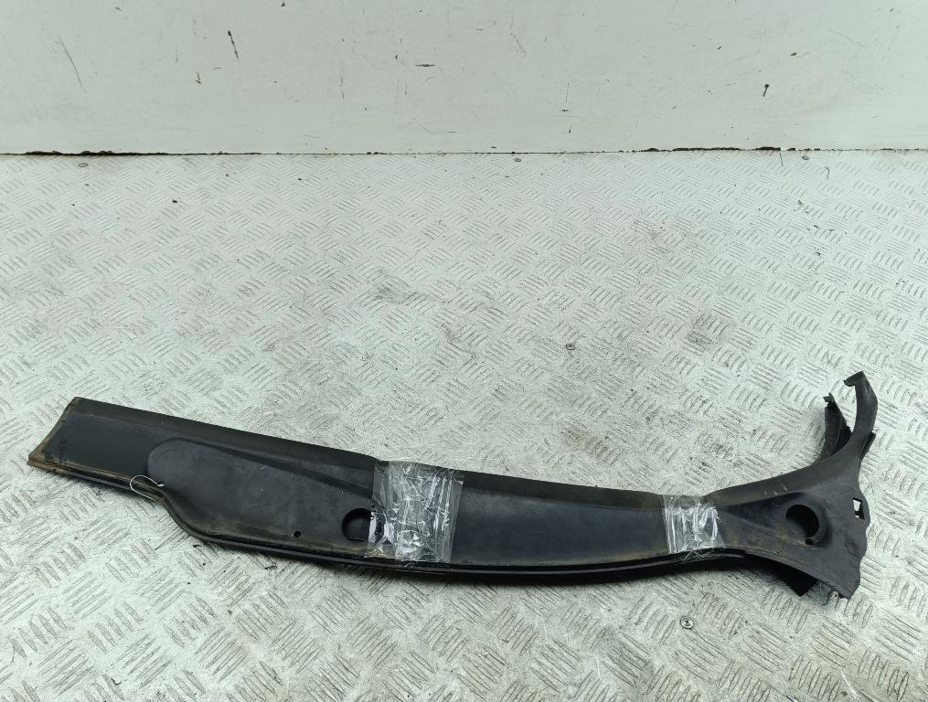 Решетка стеклоочистителей (Жабо)