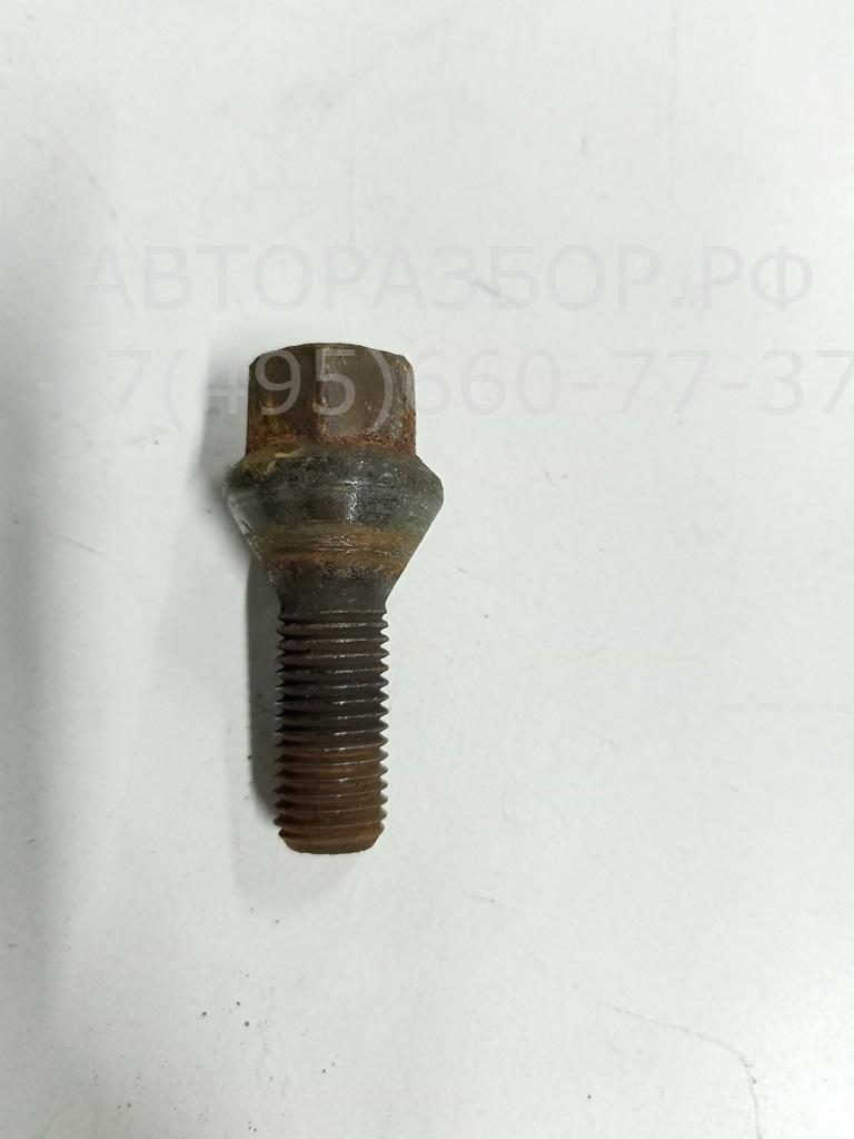 Болт колесный