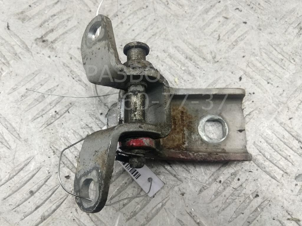 Петля двери