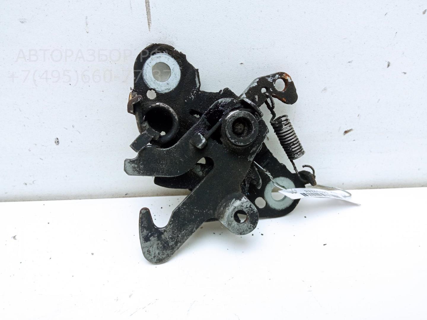 Замок капота