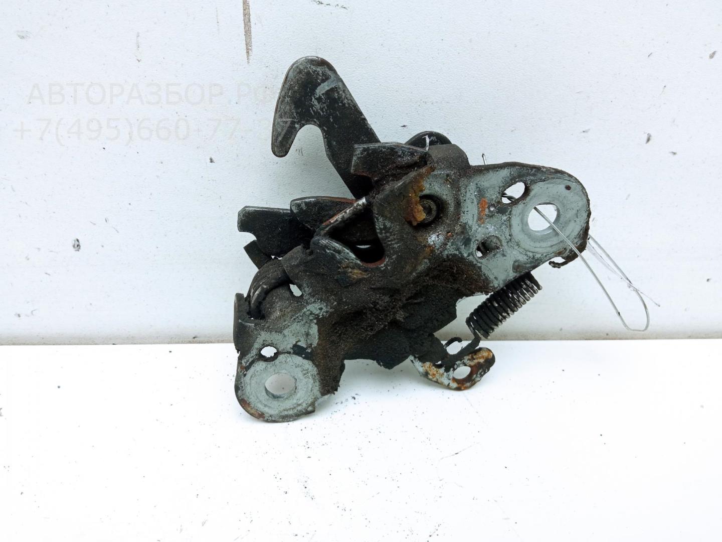 Замок капота