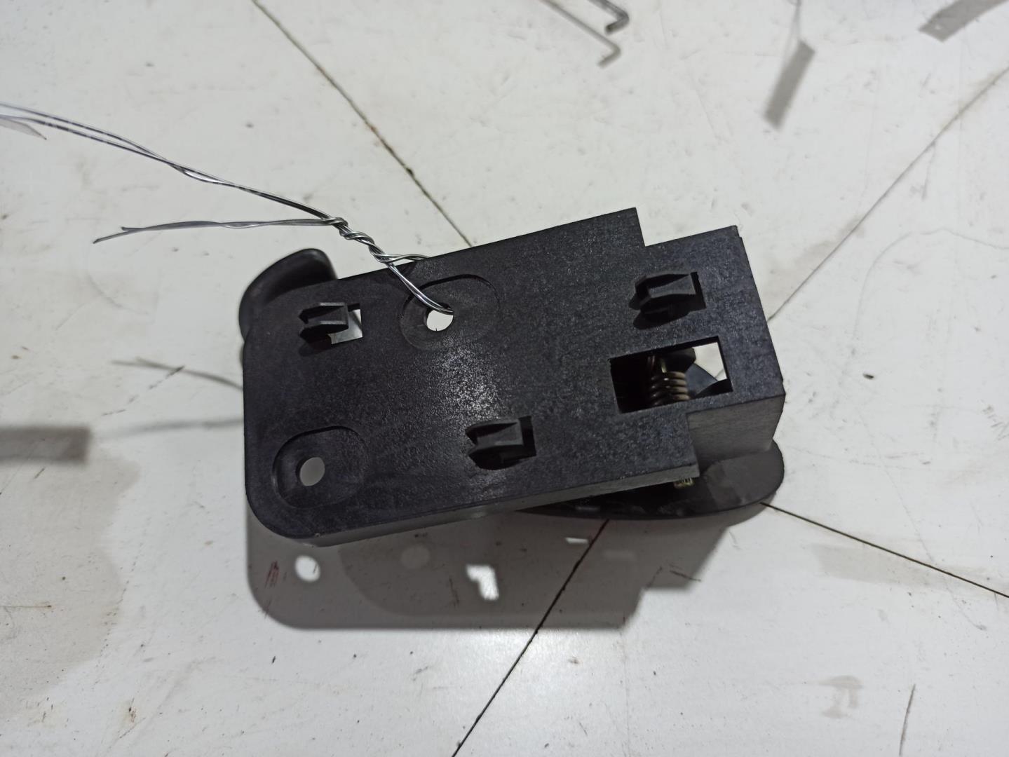 Ручка двери передней внутренняя левая