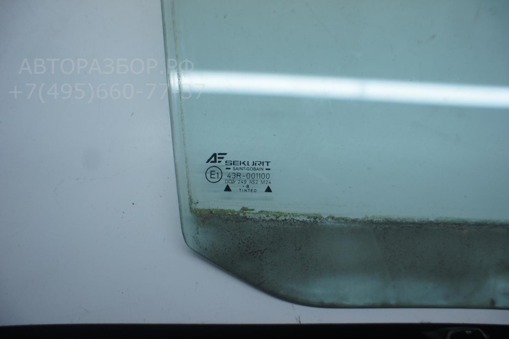 Стекло двери передней правой