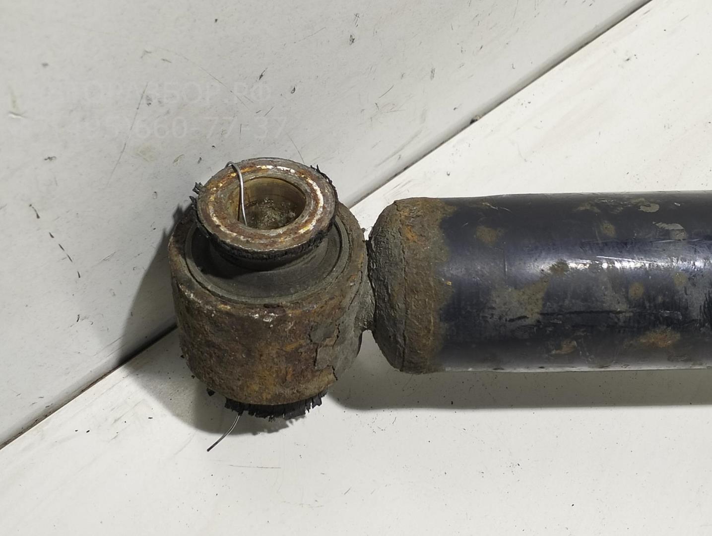 Амортизатор передний правый