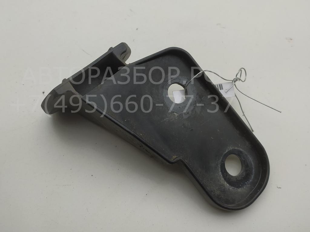 Кронштейн переднего бампера