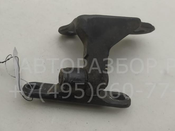 Петля двери