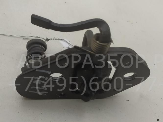 Замок капота