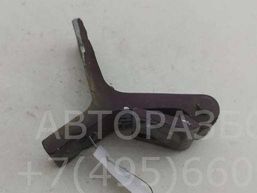 Петля двери