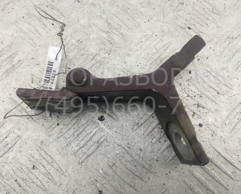 Петля двери