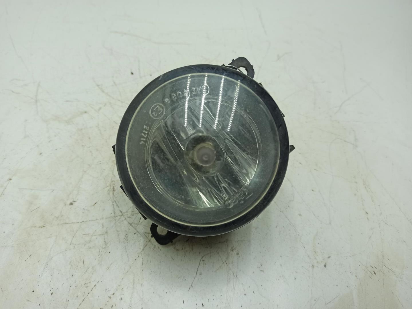 Фара противотуманная правая