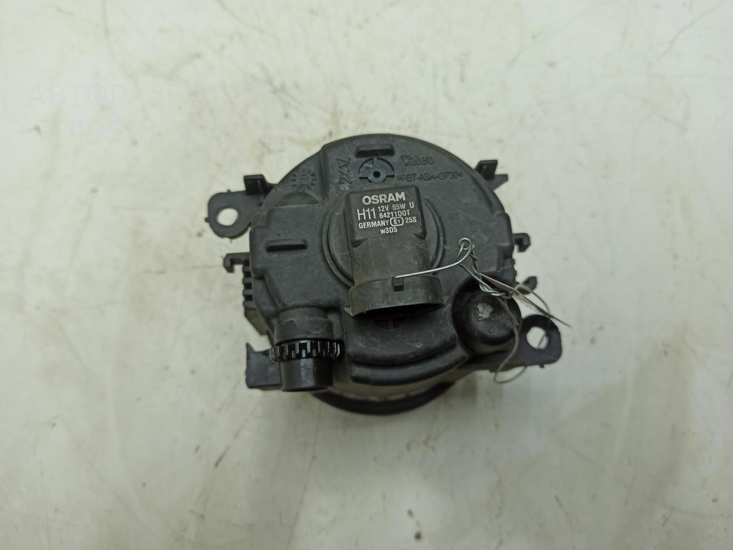 Фара противотуманная правая