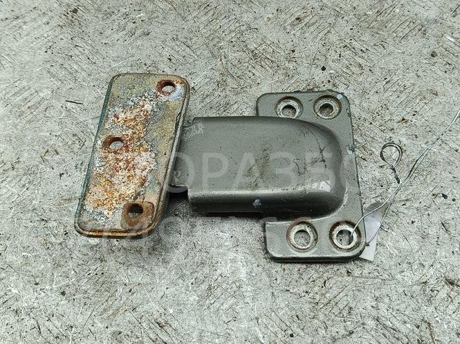 Петля двери