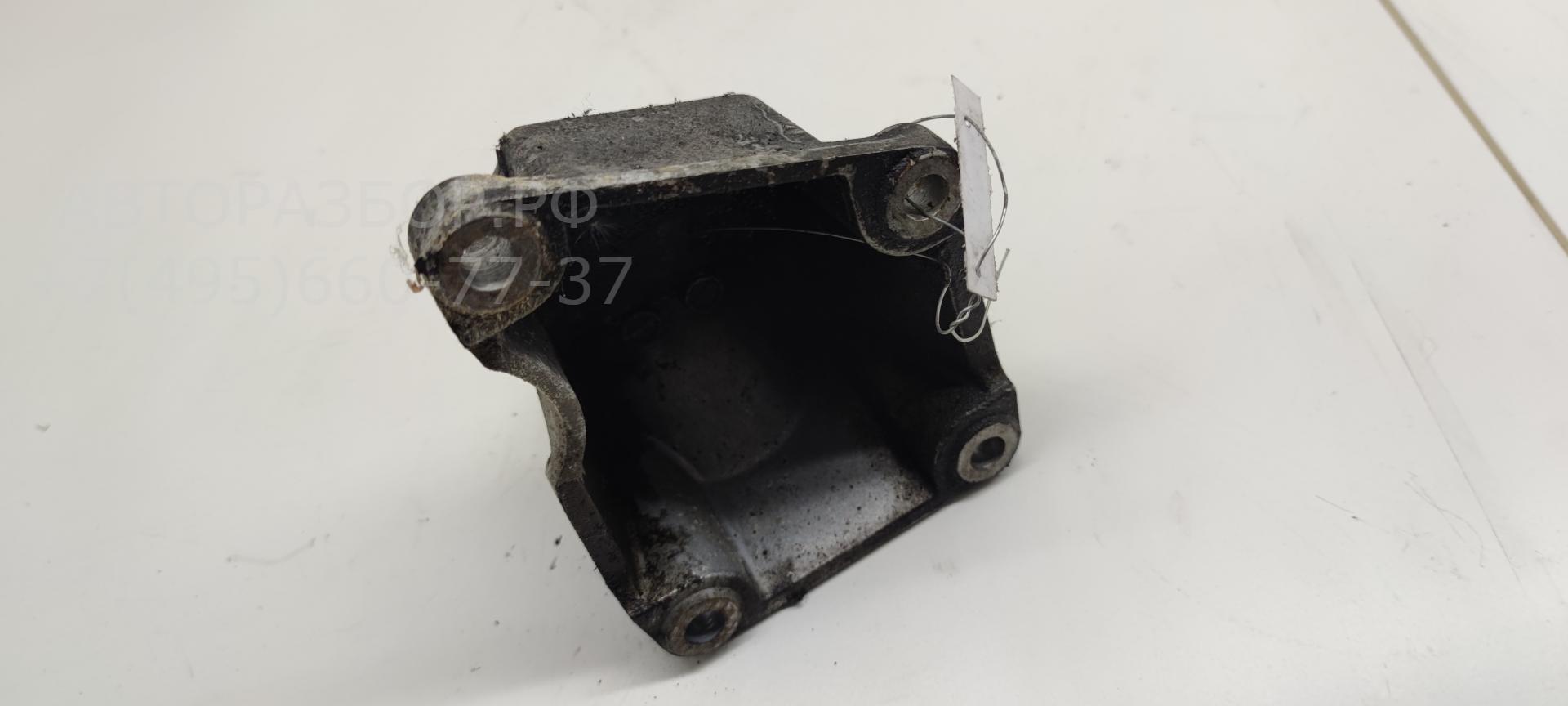 Кронштейн двигателя левый
