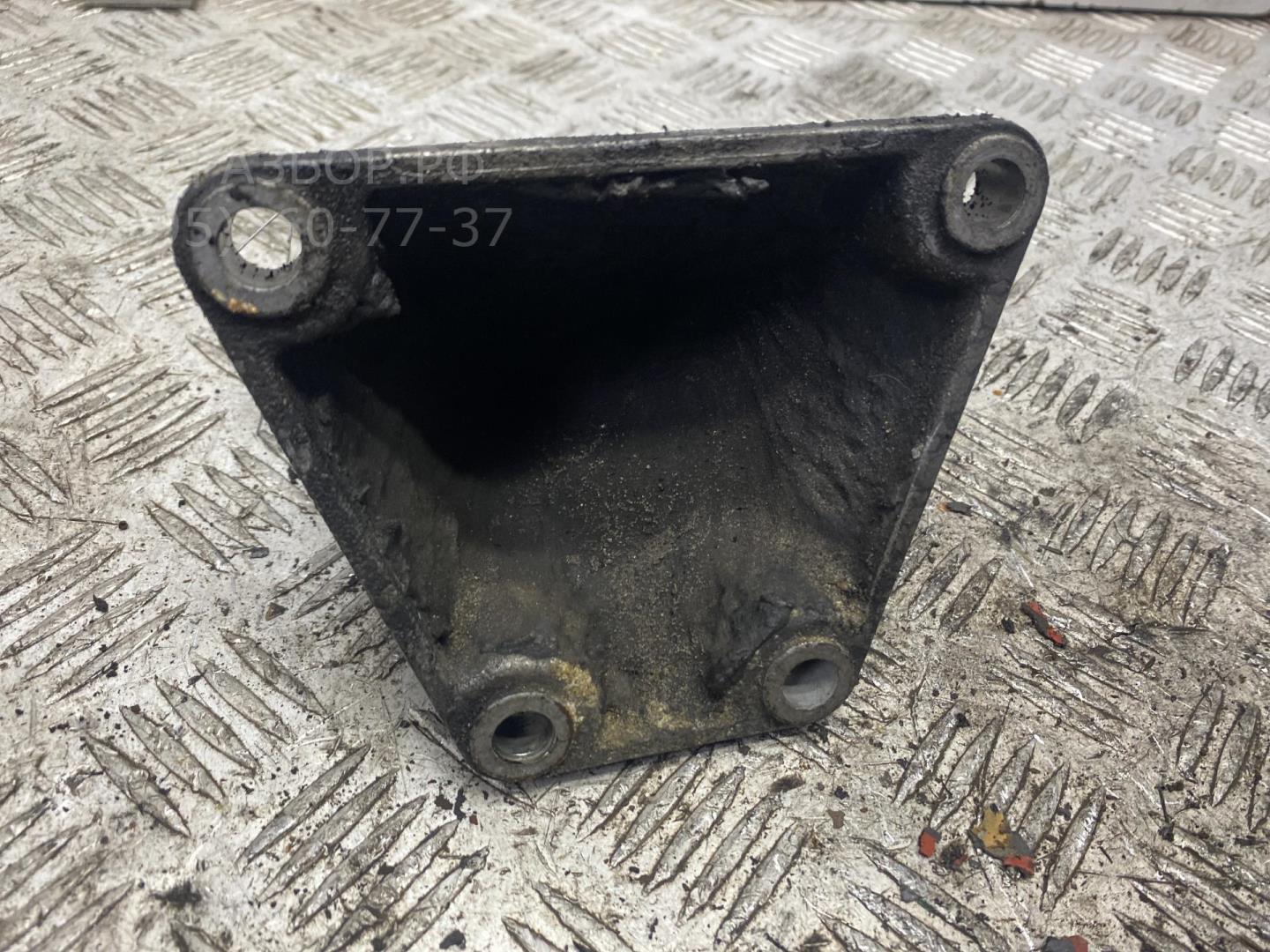 Кронштейн двигателя правый