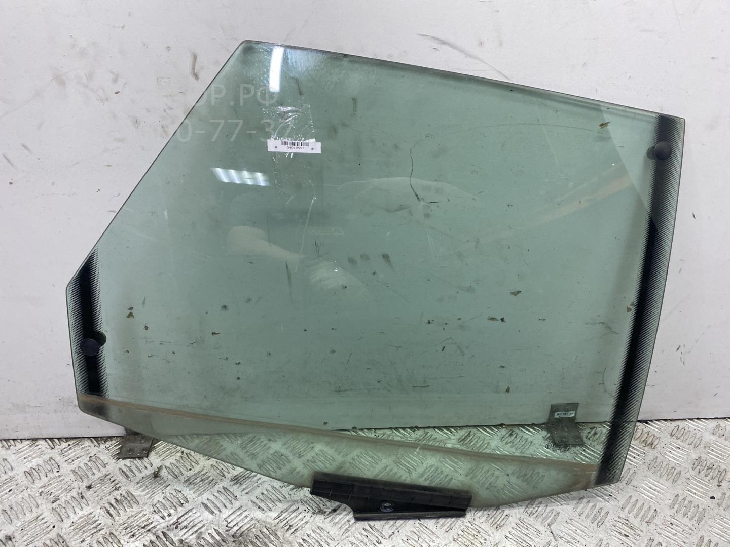 Стекло двери задней правой