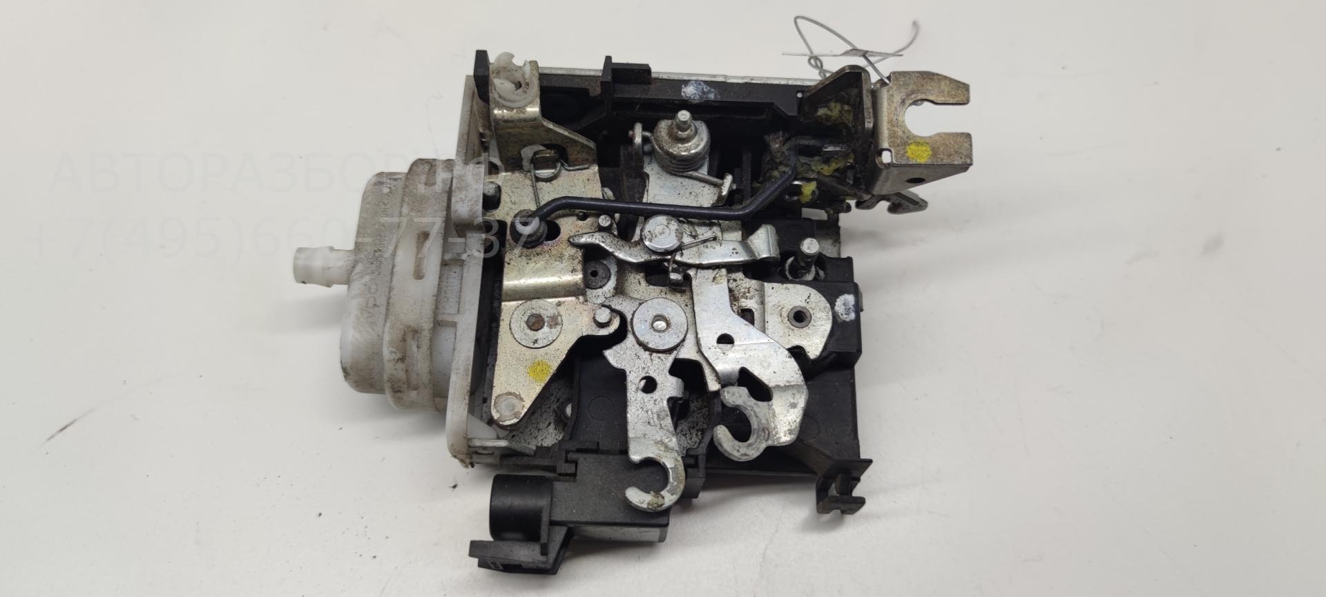 Замок двери передней правой