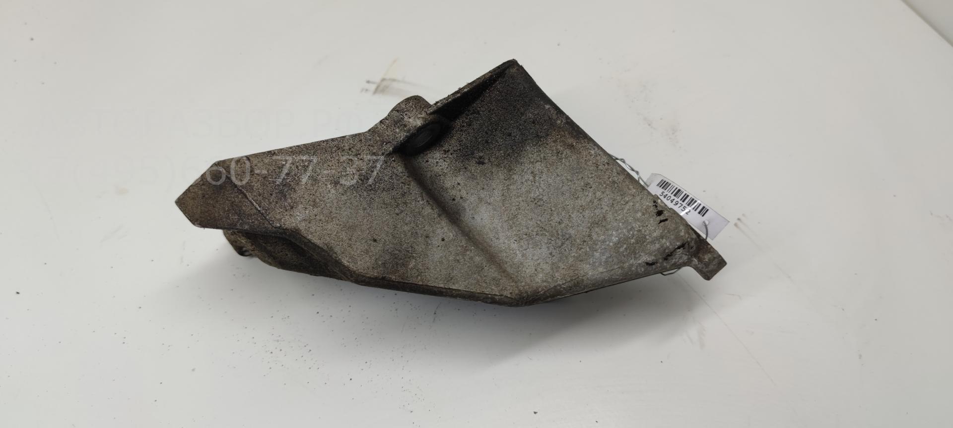 Кронштейн двигателя левый